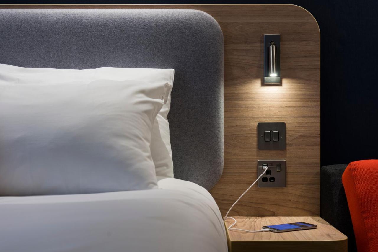 Holiday Inn Express - Bicester By Ihg Esterno foto
