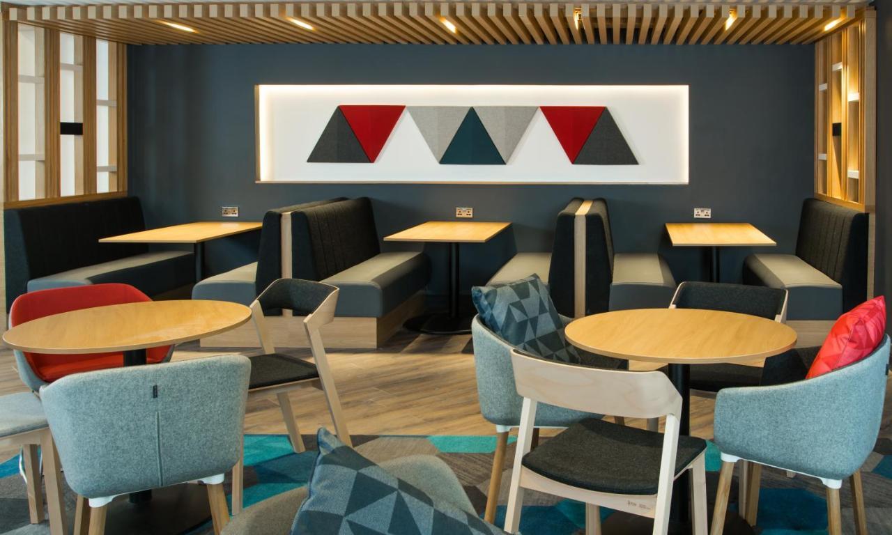 Holiday Inn Express - Bicester By Ihg Esterno foto