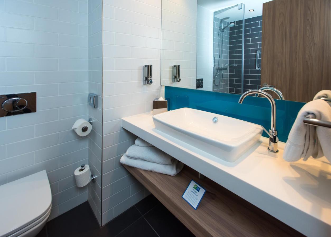 Holiday Inn Express - Bicester By Ihg Esterno foto