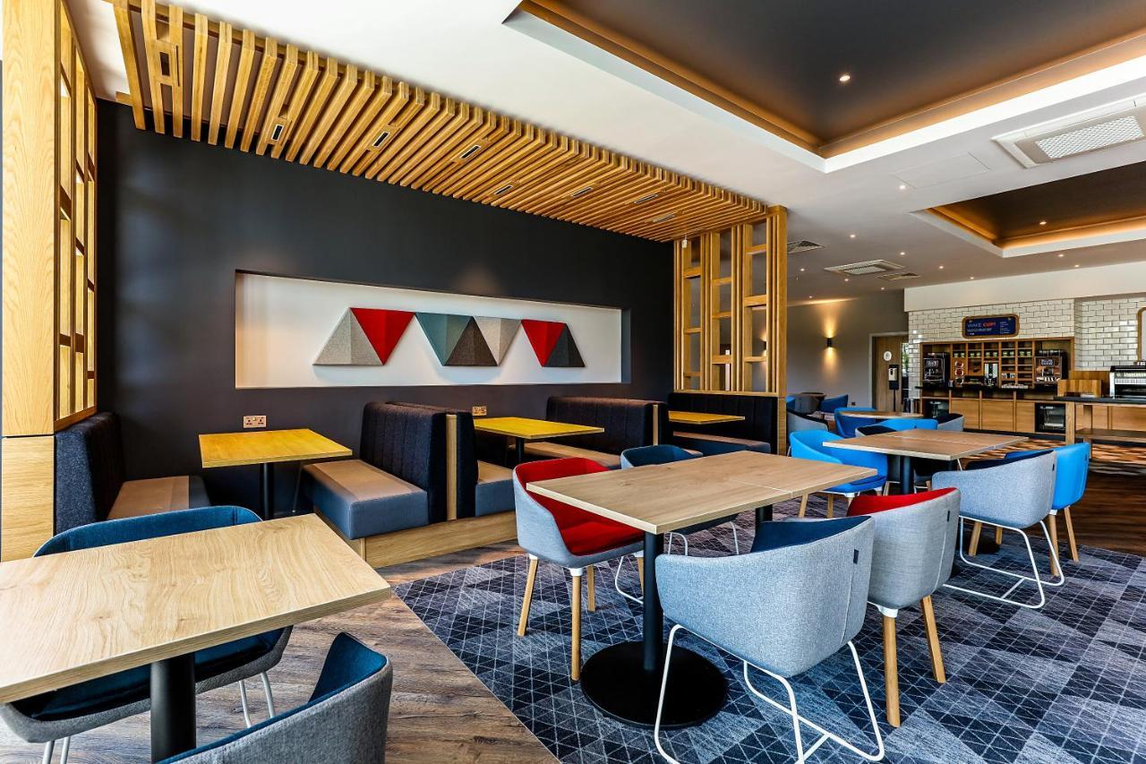 Holiday Inn Express - Bicester By Ihg Esterno foto