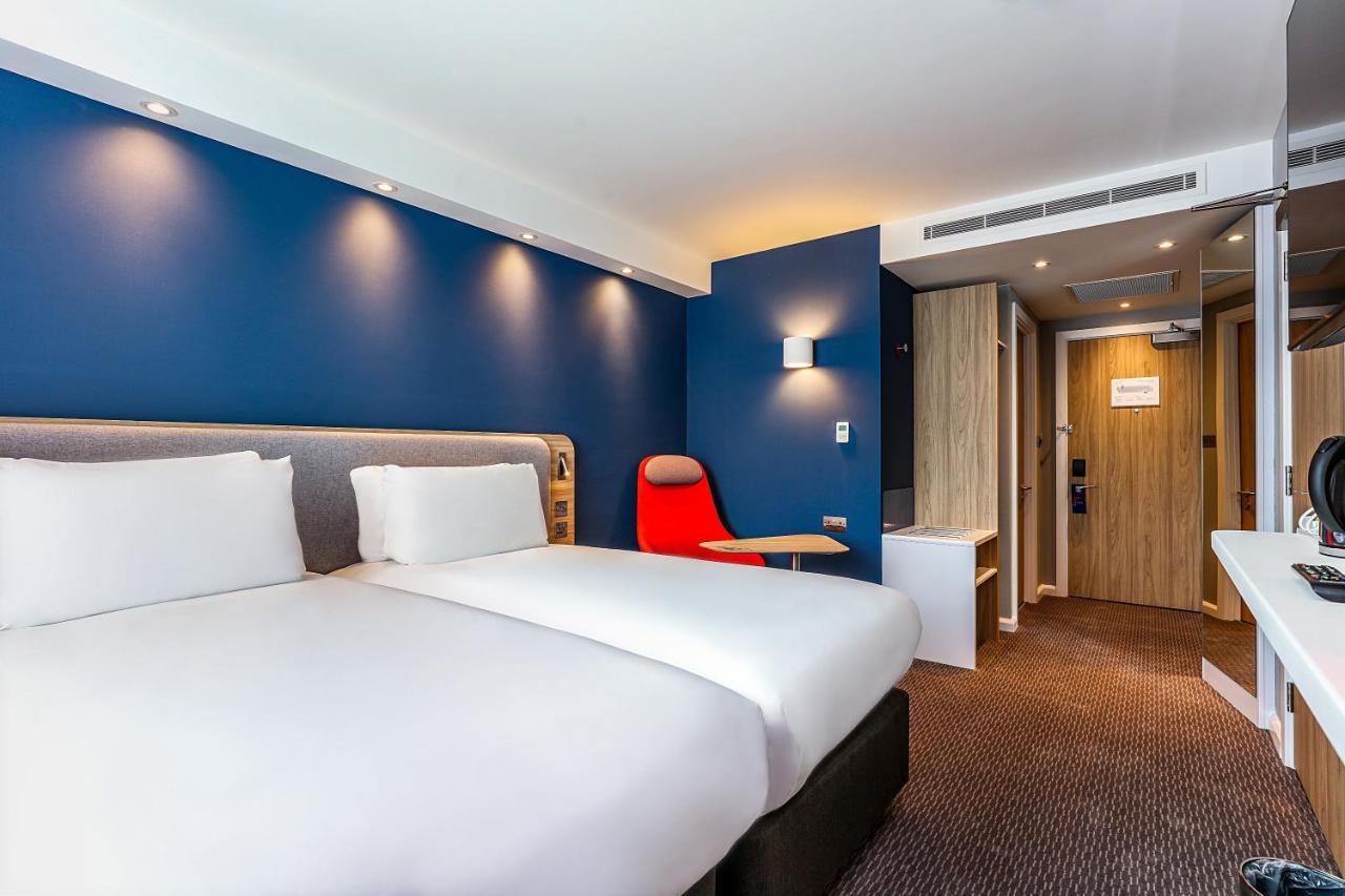 Holiday Inn Express - Bicester By Ihg Esterno foto
