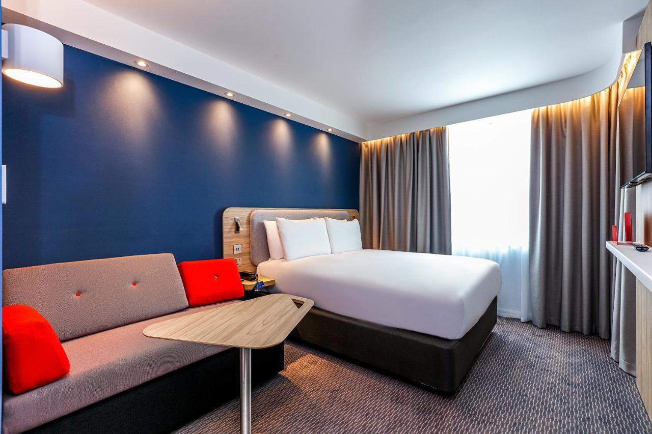 Holiday Inn Express - Bicester By Ihg Esterno foto