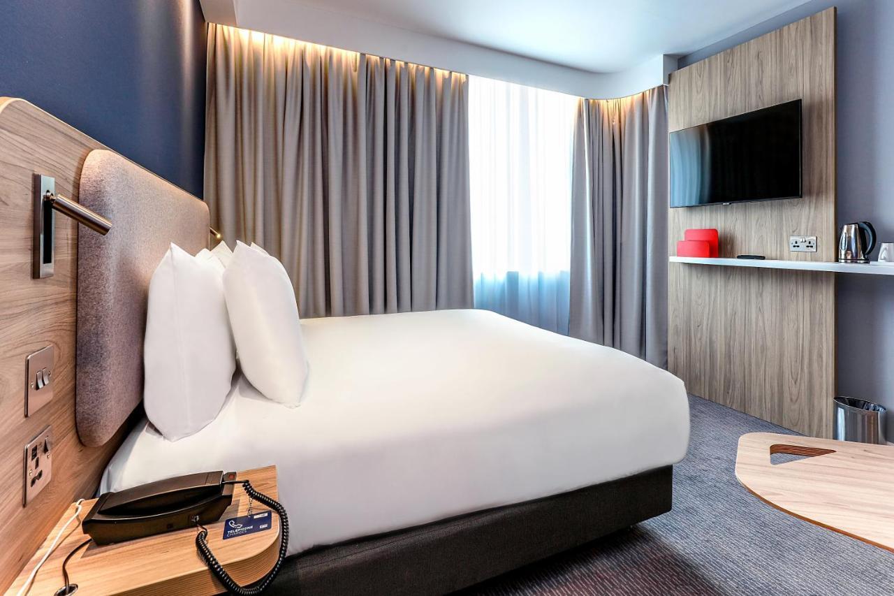 Holiday Inn Express - Bicester By Ihg Esterno foto