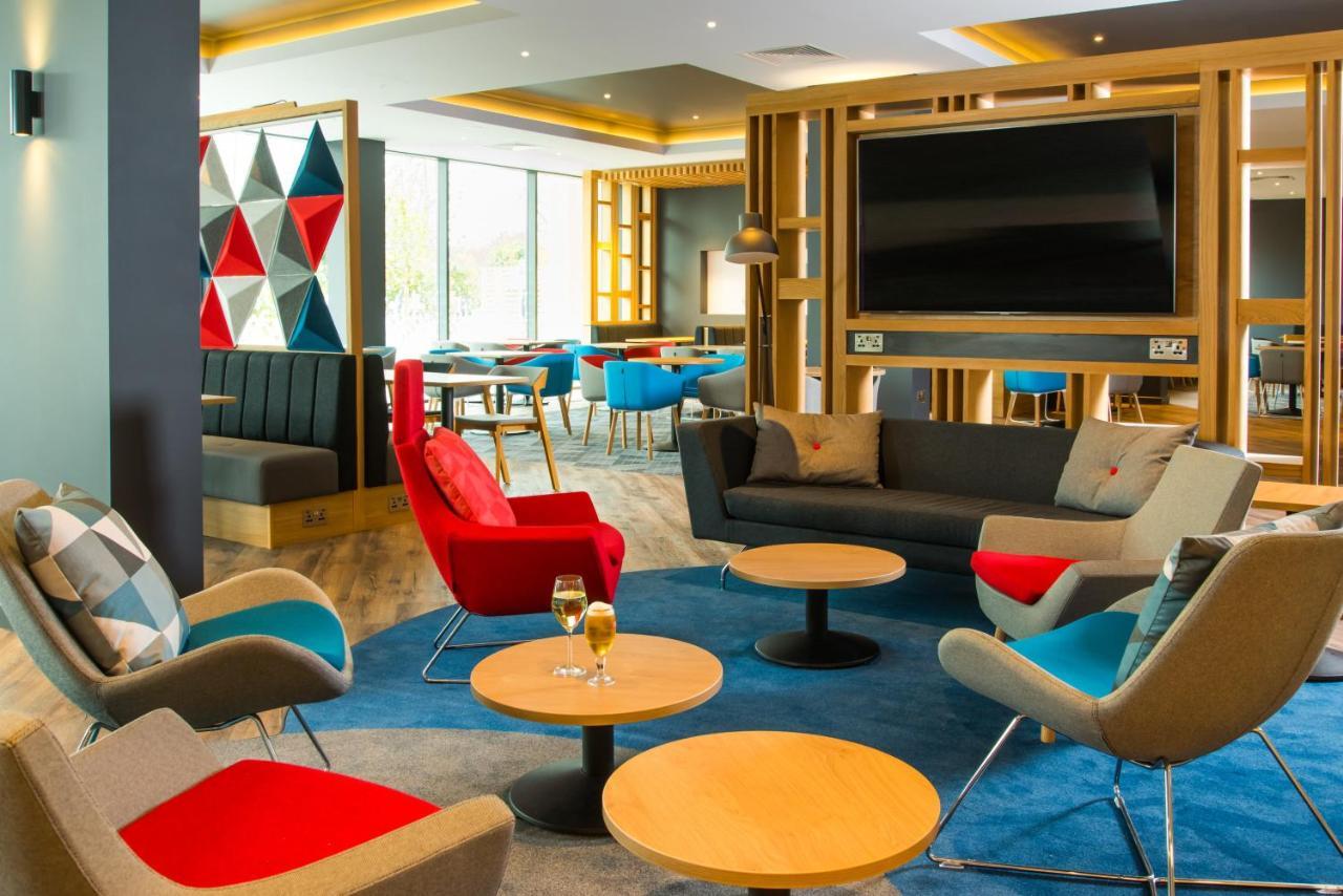 Holiday Inn Express - Bicester By Ihg Esterno foto