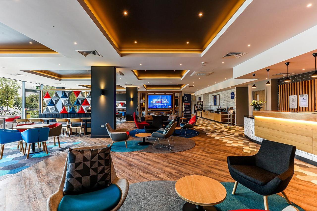 Holiday Inn Express - Bicester By Ihg Esterno foto