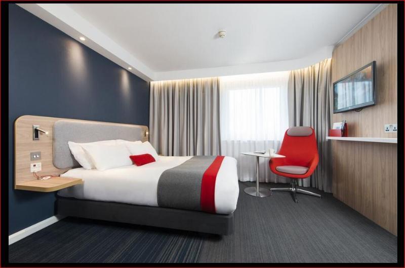 Holiday Inn Express - Bicester By Ihg Esterno foto